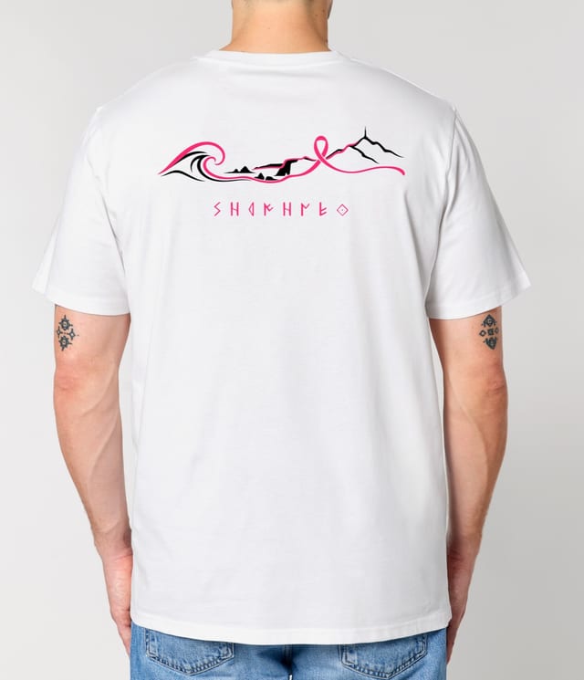 T-shirt Octobre Rose, grand motif dos : le ruban rose dessine la côte, de la vague à la montagne